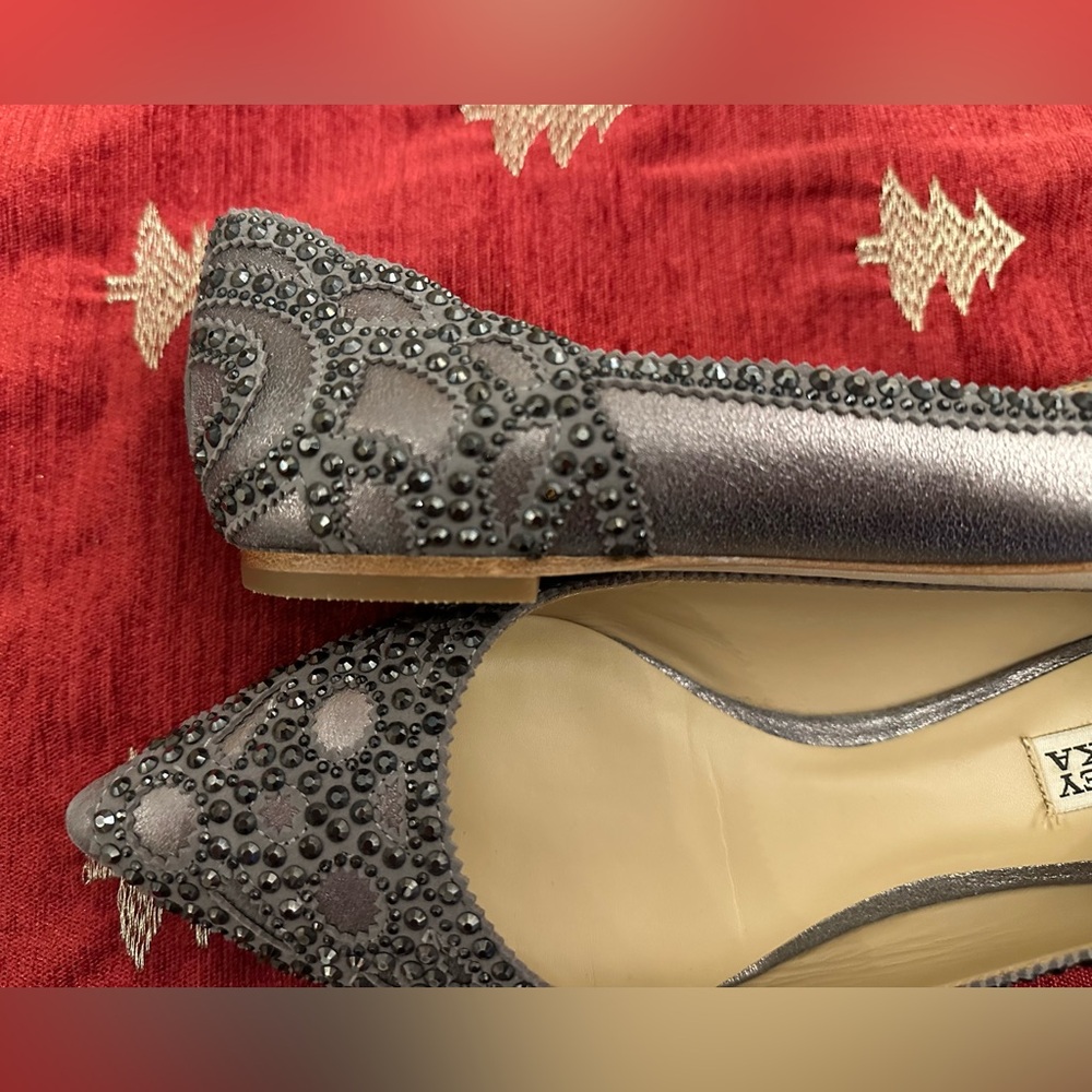 Badgley Mischka Gigi crystal-embellished pointed-toe flats - Size 8.5 - Picture 6 of 10